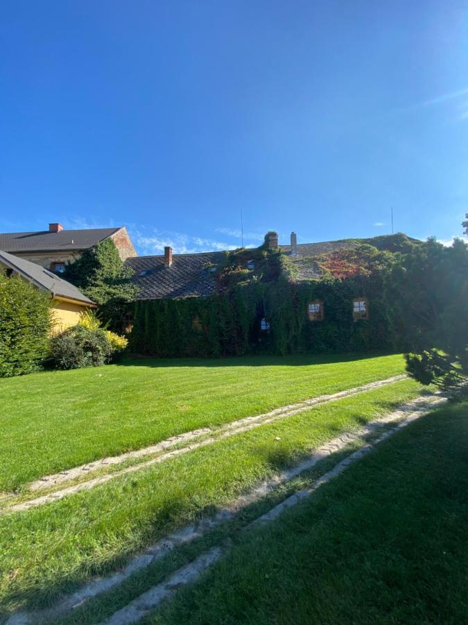 Apartman Na Statku Miskovice  Dış mekan fotoğraf