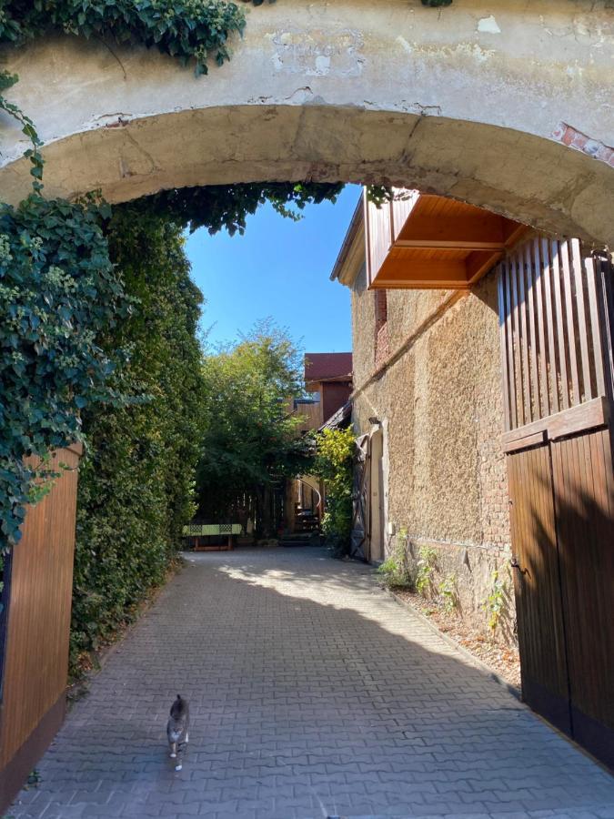 Apartman Na Statku Miskovice  Dış mekan fotoğraf